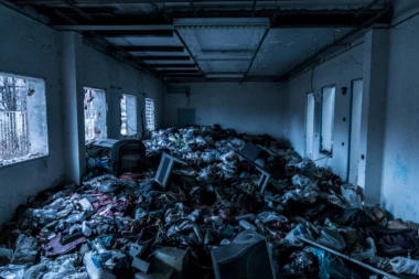 Policija pronašla RASPADNUTI LEŠ majke ispod đubreta, ćerka nikada nije prijavila nestanak!