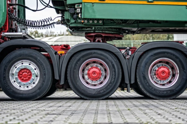 Most na Kolubari se srušio u reku! Pretovaren kamion prelazio preko?