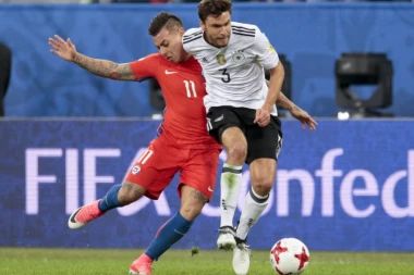 Tek će da se otimaju za njega: Nemački velikani u klinču zbog Hektora!