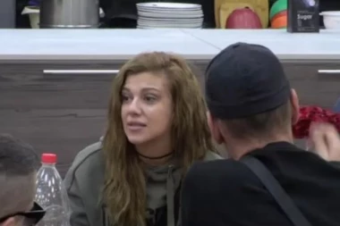 (VIDEO) Kija Zorani: ŠTA SI TI UMISLILA DA SI ANĐELINA DŽOLI?!