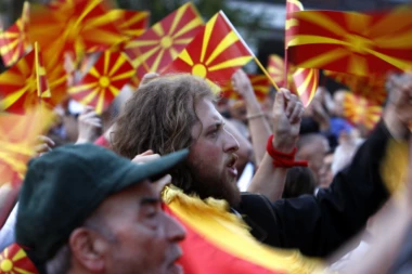 PRVI KONTIGENT VAKCINA PREKO KOVAKSA STIGAO U SEVERNU MAKEDONIJU