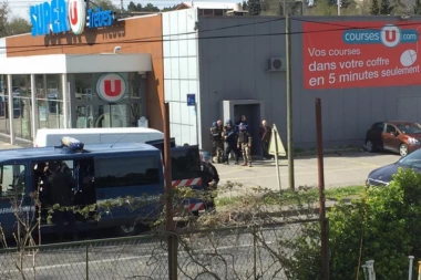 (FOTO) HOROR U FRANCUSKOJ: Terorista drži ljude zarobljene, IMA MRTVIH!