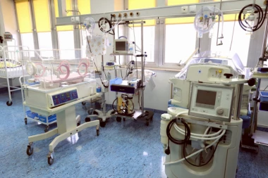 Dečak (15) zdrav kao dren zbog korone završio na Institutu za majku i dete: Teška upala pluća