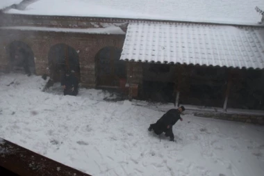 (FOTO) ZABELELO SE NA SVETOJ GORI! Ali NE ono što mislite!