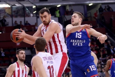 (VIDEO) Milutinov doneo pobedu Olimpijakosu