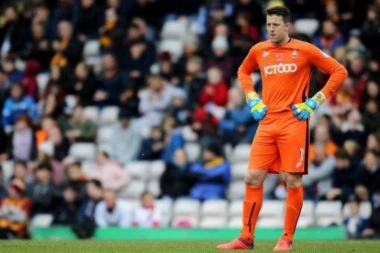 Kapa dole, majstore: OVAKO IRSKI GOLMAN POŠTUJE REPREZENTACIJU, ALI I KLUB!