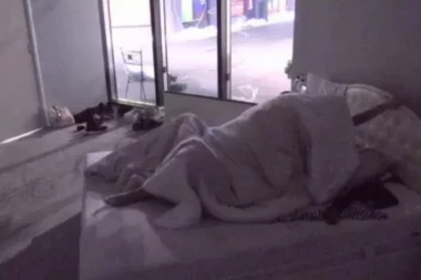 (VIDEO) ONI SU SINOĆ POLOMILI KREVET SVOJOM VRELOM AKCIJOM!