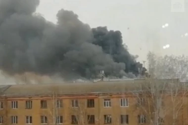 (VIDEO) DA LI JE MOGUĆE? Ponovo gori isti tržni centar u Kemerovu!