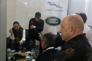 PEJOVIĆ ODABRAO POKLON ZA PRIJU I FILIPA za samo 50.000 EVRA!