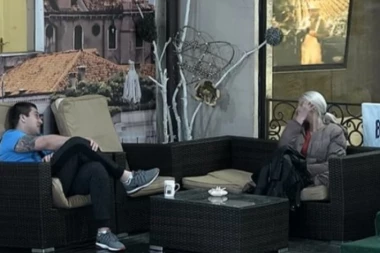 (VIDEO) BRANKA UDARILA NA MLADENOVU MUŠKOST: Odala njegovu tajnu?!