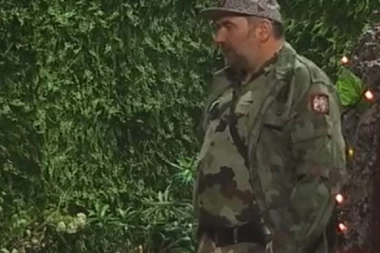 RATNO STANJE U ZADRUZI: Miki tražio da se devojke SKINU, a momci da UĐU U JEZERO!