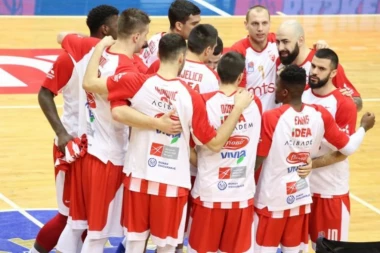 (VIDEO) NAVIJAČI ZVEZDE GRME NA SUDIJE: Šampion ABA lige žestoko oštećen u Baru!