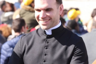 JEZIVO! Objavljen spisak 255 žrtava sveštenika-pedofila!