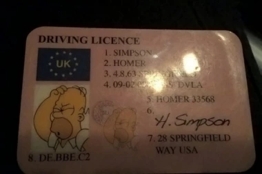 NEVEROVATNO: Pokušao da prevari policajce vozačkom dozvolom HOMERA SIMPSONA!