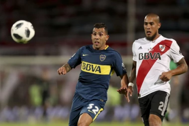 Tevez se povredio u zatvoru