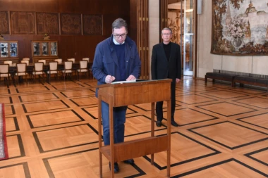 (VIDEO) VUČIĆ U AMBASADI RUSIJE: Srbi osećaju patnju i bol ruskog naroda kao svoju!