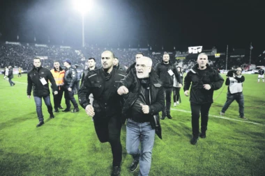 ŽESTOKE KAZNE ZA GAZDU PAOK-a: Savidis proteran iz  fudbala na tri godine!