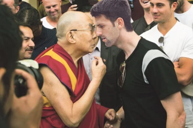 DALAJ LAMA ANGAŽUJE NOLETA: Tibetu potreban ambasador mira!
