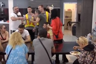 KAO ŽENA MAČKA: SAŠKA SKOČILA NA MIKIJA, obezbeđenje ih RAZDVAJALO!