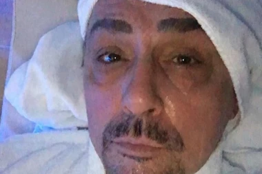 (FOTO) FANOVI U TRANSU: Nema tezgi, pa se snašao - Keba postao influenser!