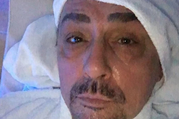 (FOTO) FANOVI U TRANSU: Nema tezgi, pa se snašao - Keba postao influenser!