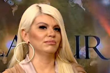 Prvo oglašavanje Dare Bubamare nakon što je slučajno objavila svoj porno snimak!