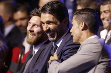 Bufonu zakazan lekarski u PSŽ-u!