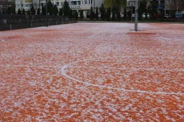 (FOTO) OTVORILO SE NEBO NA SVETI DAN: Led i sneg prekrili ovaj grad u Srbiji!