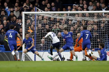 "PLAVCI" BEZ LŠ: Totenhem pregazio Čelsi, Ali plesao na "Stamfordu"