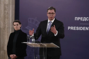 Vučić i Ana Brnabić sutra sa timom za vakcinaciju: Sastanak u 8 časova