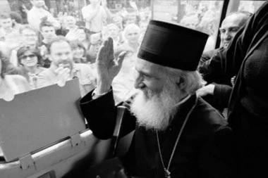 OTKRIVENA TAJNA cipela starih 30 godina: PATRIJARH PAVLE  ih je nosio, a OVAKO je došao do njih!