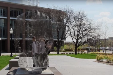 (VIDEO) NEVEROVATNO: SKULPTURE KOJE NESTAJU!