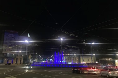 BEOGRAD POŠTUJE RAZLIKE: I fontana na Slaviji osvetljana plavom povodom Svetskog dana osoba sa autizmom