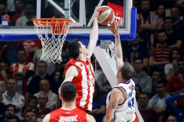 (VIDEO) DOKTOR ZA BLOKADE: Evo kako je Dobrić zapalio Delije