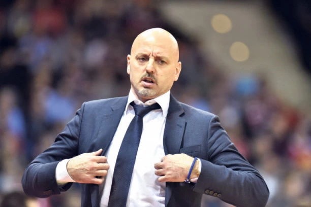 Kad se legenda Zvezde oprašta od legende Partizana anegdotom: Aaaaa gubiš kosu, pi*ko ćelava!