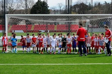 Dečaci sanjaju Zvezdin dres: OTVORENI TRENING CRVENO-BELIH