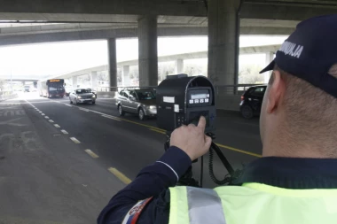 On nije vozio nego je leteo: Policajci se šokirali kada su videli broj na radaru