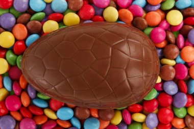 (VIDEO) Napravite sami čokoladna Uskršnja jaja