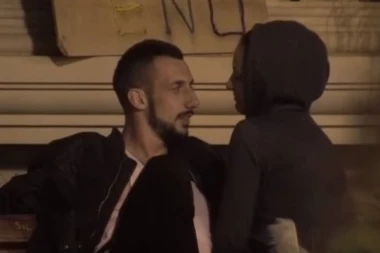 (VIDEO) PAO POLJUBAC: Đekson smuvao Andrijanu