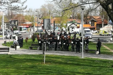 Opsadno stanje na Autokomandi: "Delije" i "Grobari" na istoj lokaciji