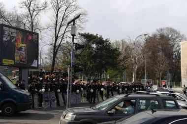 DANAS KO PREŽIVI GUŽVU PRIČAĆE: Posle, trke i derbija biće još krkljanca na ulicama!