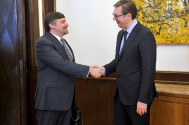 PAO DOGOVOR PREKO TELEFONA : Sastanak Vučića i Palmera u narednih 10 dana