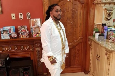 STRAVIČNO: Milijarder sahranjen u ZLATNOM KOVČEGU sa nakitom vrednim DVA MILIONA DOLARA!