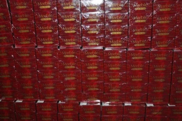 Otkud ovoliko cigareta u trafici? Obili kiosk i ukrali više od 1.500 paklica!