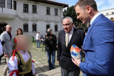 MALI NA VASKRŠNJIM ŠTANDOVIMA: Evo kojim poklonima će usrećiti decu!