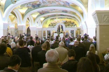 PATRIJARH NA VASKRŠNJOJ LITURGIJI: Srpski narod je mnogostradalni, ali NIKADA POGAŽENI I PONIŽENI!