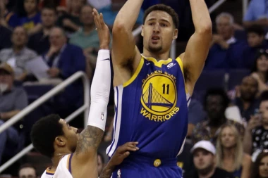 (VIDEO) Užasna povreda Kleja Tompsona!