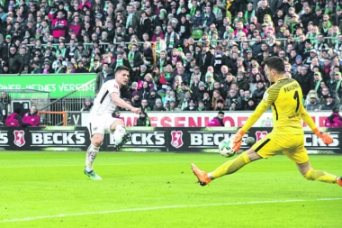 JOVIĆ TERORIŠE  GOLMANE U BUNDESLIGI!
