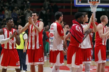 (FOTO) Budućnost iznenadila Zvezdu u prepunom "Pioniru"