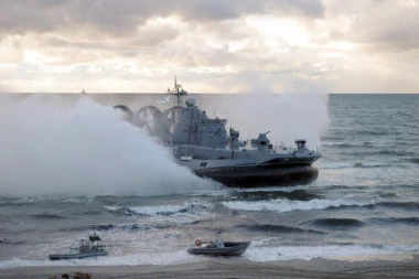 PUTIN DIGAO FLOTU: Američki razarač naoružan krstarećim raketama uplovio u Crno more